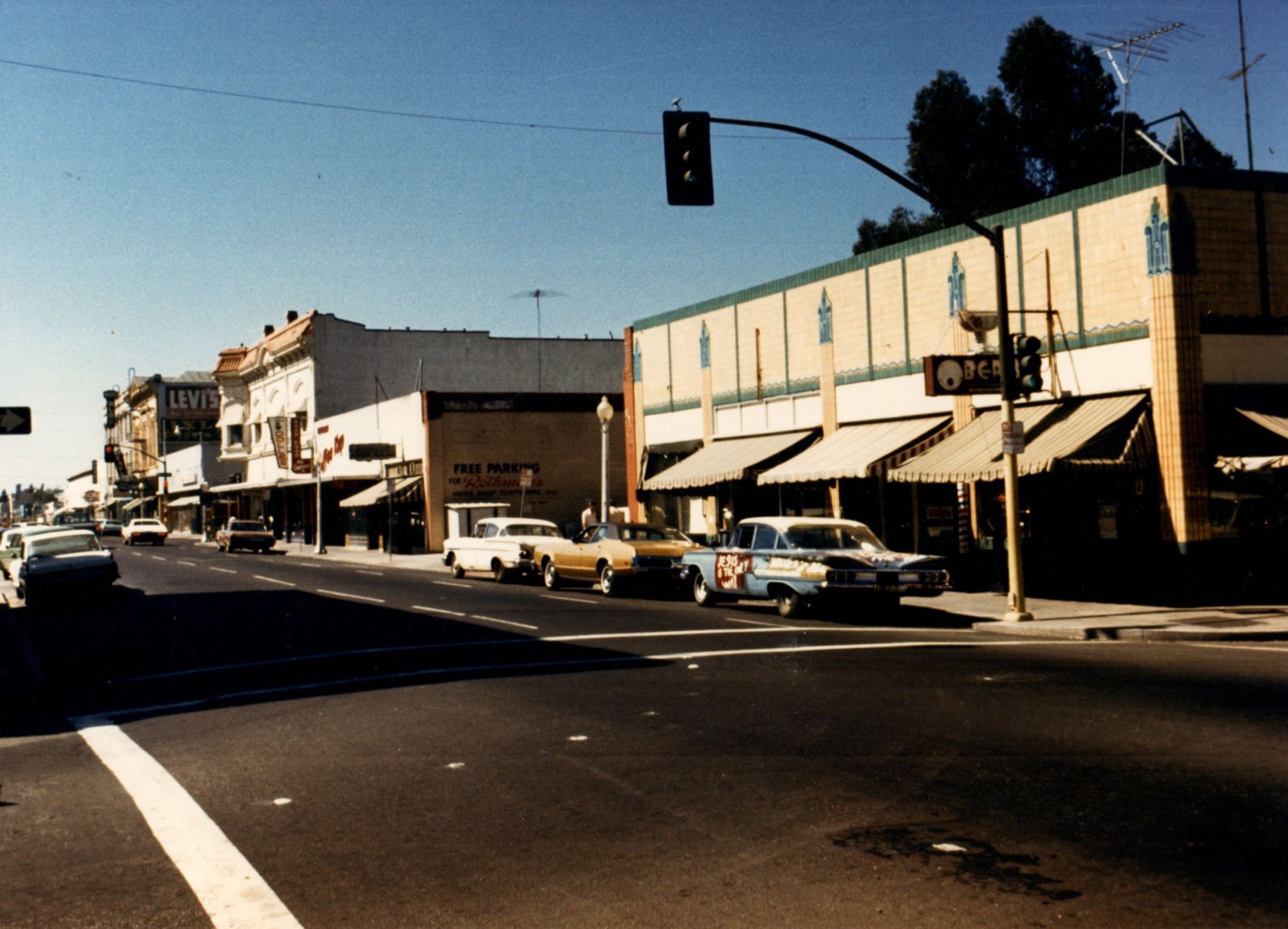 Images of old Napa Oberon bar